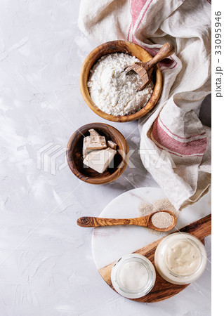 Sourdough for baking bread Sourdough for baking bread 33095946