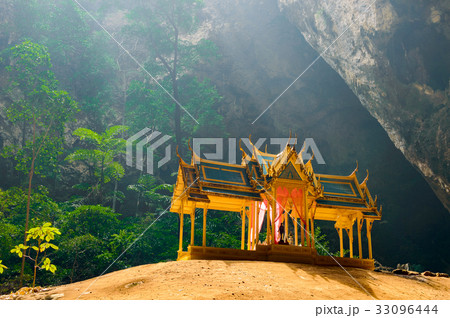 Phraya Nakhon Cave. Khao Sam Roi Yot National Park 33096444