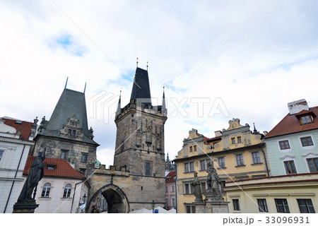 チェコ　プラハ　カレル橋 33096931