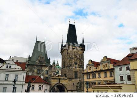 チェコ　プラハ　カレル橋 33096933