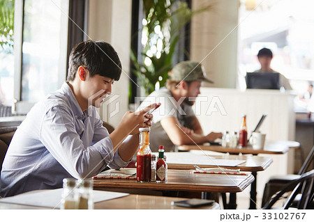 デジタル技術 リュック 人 33102767