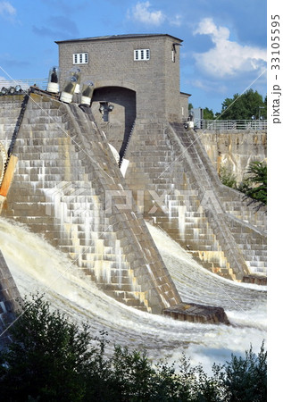View of a hydroelectric power station dam View of a hydroelectric power station dam 33105595