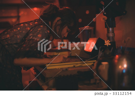 Photographer Photographer 33112154