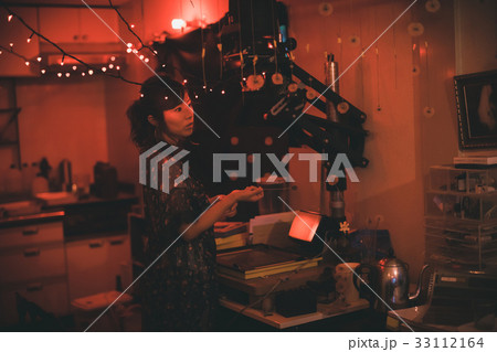 Photographer Photographer 33112164