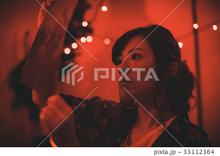 Photographer Photographer 33112364