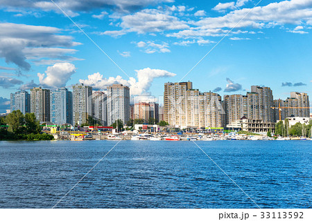 View from the water to downtown 33113592