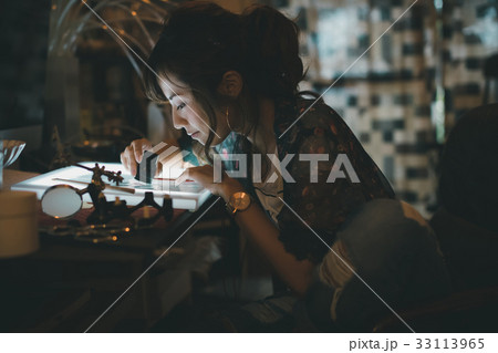 Photographer Photographer 33113965