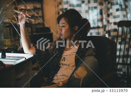 Photographer Photographer 33113970