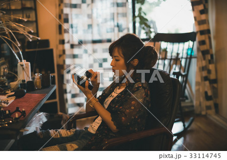 Photographer 33114745