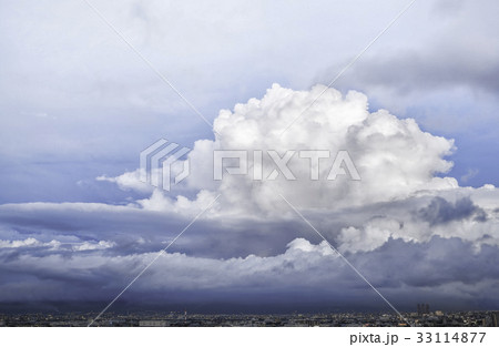 台風時に発生した生駒山上空の積乱雲 33114877