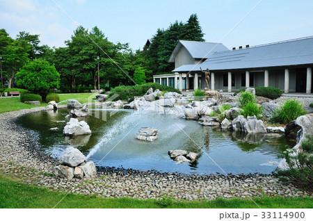 最上義光記念館と池の噴水 最上義光記念館と池の噴水 33114900