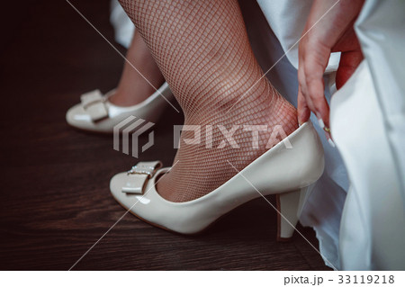 the bride wears shoes the bride wears shoes 33119218