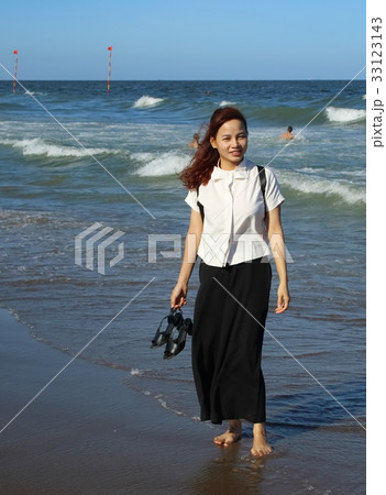 ベトナム旅行 女性 サムソンビーチ ベトナム旅行 女性 サムソンビーチ 33123143