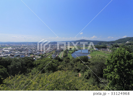 三次市尾関山公園から見る三次市街と江の川の可愛川と馬洗川の合流部 33124968