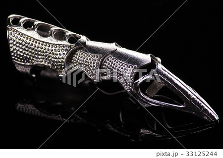 Fashion Full Finger Claw Rings isolated on black 33125244