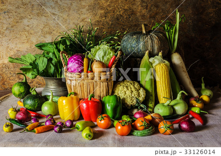 still life Vegetables, Herbs and Fruits. still life Vegetables, Herbs and Fruits. 33126014