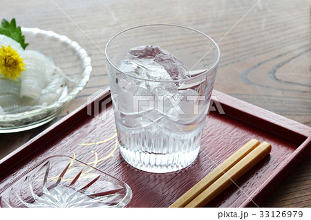 焼酎ロック 33126979