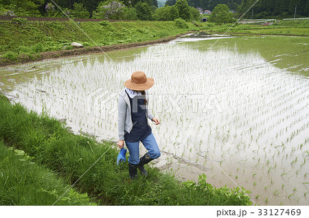 農業女子　田植え　休憩 33127469