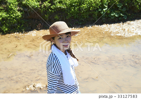 水田　農業　女性 33127583