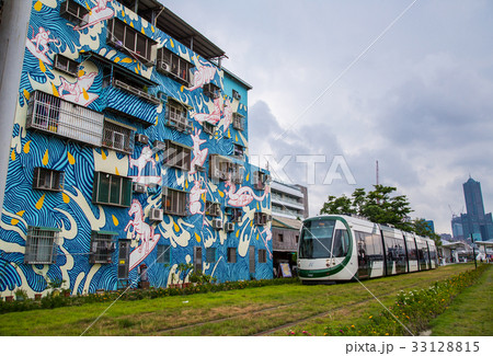 高雄 高雄市 傾く 33128815