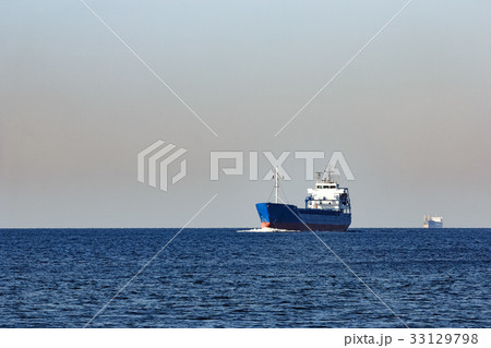 Blue bulk carrier Blue bulk carrier 33129798