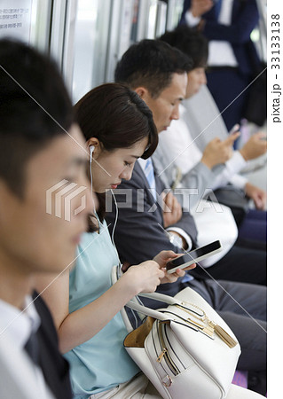 通勤、通学イメージ　撮影協力「京王電鉄株式会社」 33133138