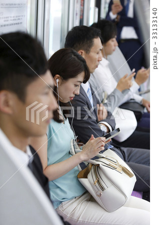 通勤、通学イメージ　撮影協力「京王電鉄株式会社」 33133140