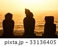 絶海の孤島　イースター島のモアイ像 33136405