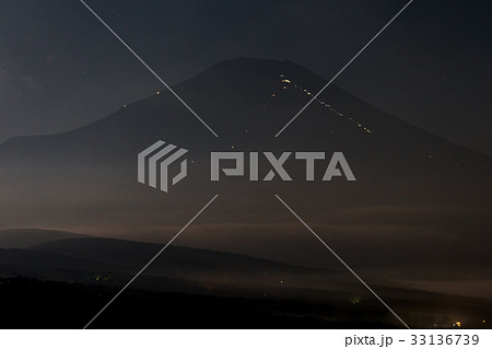 富士山 (8月 山中湖 夜) 富士山 (8月 山中湖 夜) 33136739