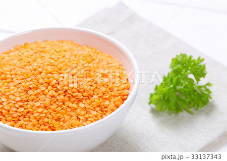 split red lentils 33137343