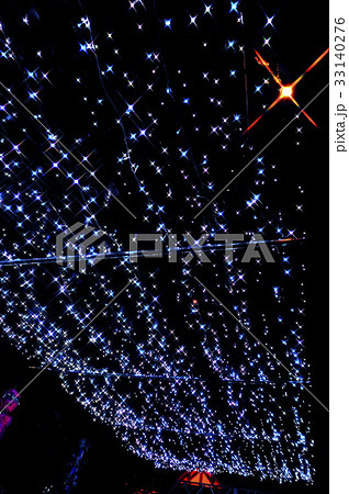 夜空の星のようなイルミネーション 夜空の星のようなイルミネーション 33140276