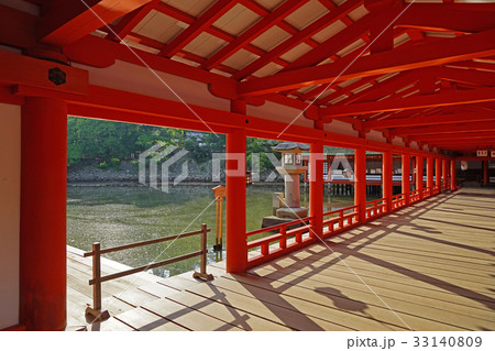 厳島神社の廻廊より鏡の池 33140809