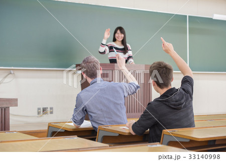 日本の講義を受けるドイツ人留学生 33140998