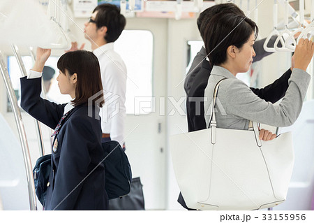 電車内　撮影協力「京王電鉄株式会社」 33155956