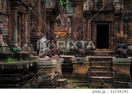 Banteay Srei, red sandstone templem, Cambodia Banteay Srei, red sandstone templem, Cambodia 33156291