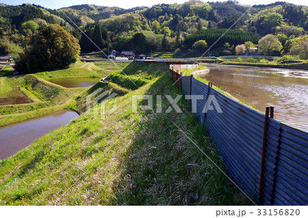 農村風景春　棚田　水田　イノシシ柵 33156820