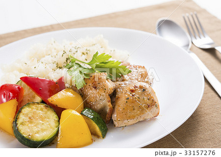 バジルチキンのランチプレート 33157276