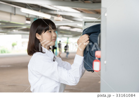 コインロッカー 女子高生　撮影協力「京王電鉄株式会社」 33161084