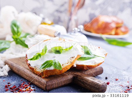 bread with cheese 33161119