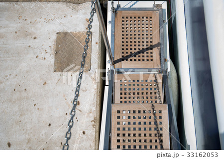 Metal cruise ship gangway 33162053