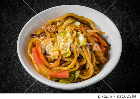 焼きそば　Fried noodles 33162584
