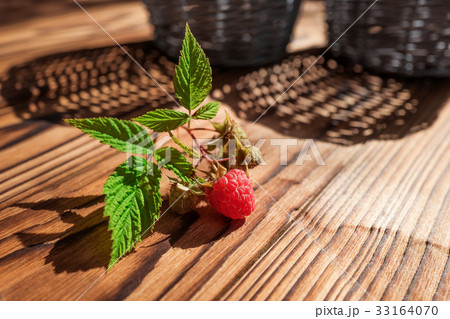 fresh raspberry fresh raspberry 33164070