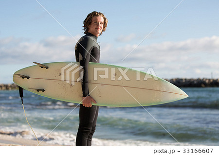 Come with me and feel the ocean 33166607