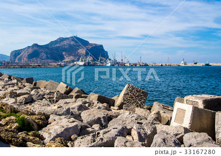 Palermo's promenade, in sicily, Italy 33167280