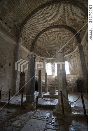 Elements of church architecture place of burial of 33170305