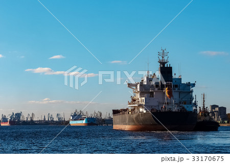 Black cargo ship Black cargo ship 33170675