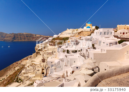 Church and white houses, Oia, Santorini, Greece 33175940