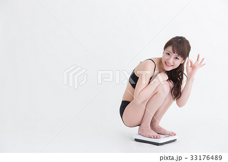 下着・女性(白バック) 33176489