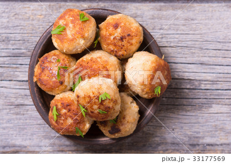 Pork meatballs with parsley 33177569