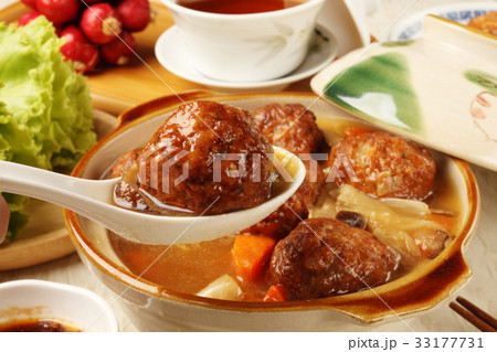 Braised pork balls in soy sauce Braised pork balls in soy sauce 33177731
